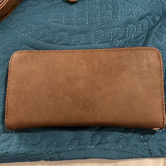 NWT Coffee Brown and Gold Purse and Wallet - Convertible with Shoulder Strap - Picture 6 of 7